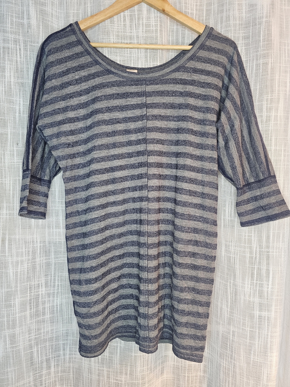 Splendid Navy & Gray Striped Scoop Neck Short Sleeve Top